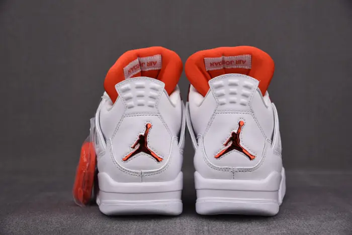 AIR JORDAN 4 