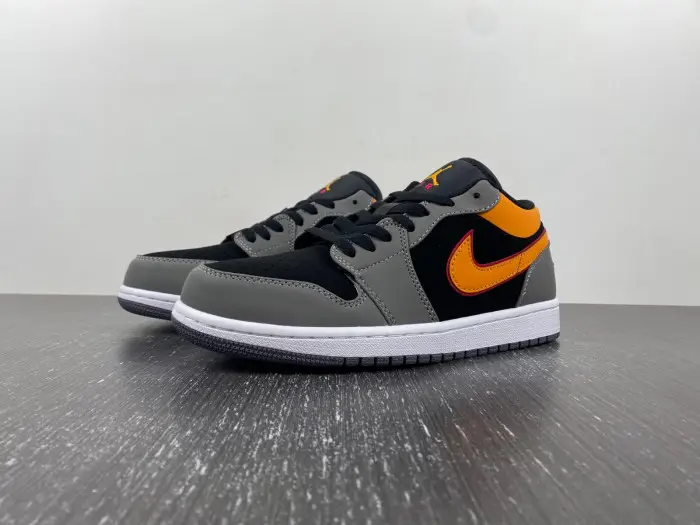 AIR JORDAN 1 LOW SE 'VIVID ORANGE' 
