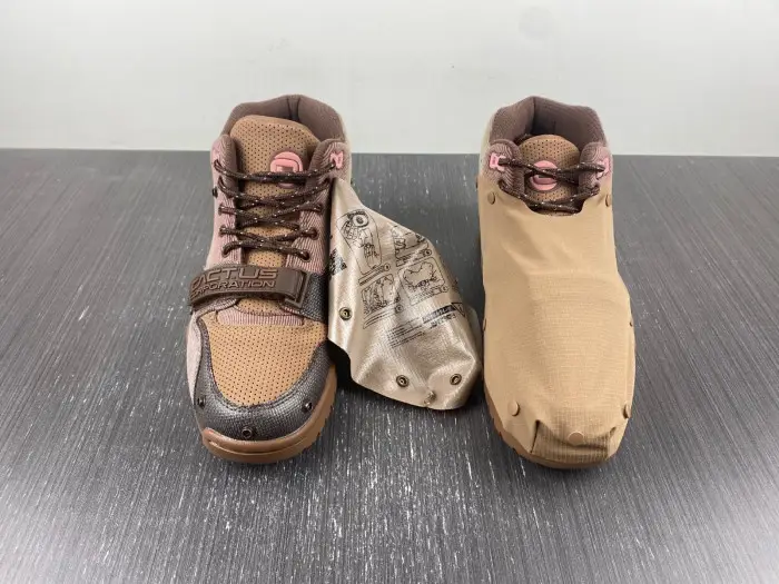Nike TRAVIS SCOTT X AIR TRAINER 1 SP 'CHOCOLATE' 