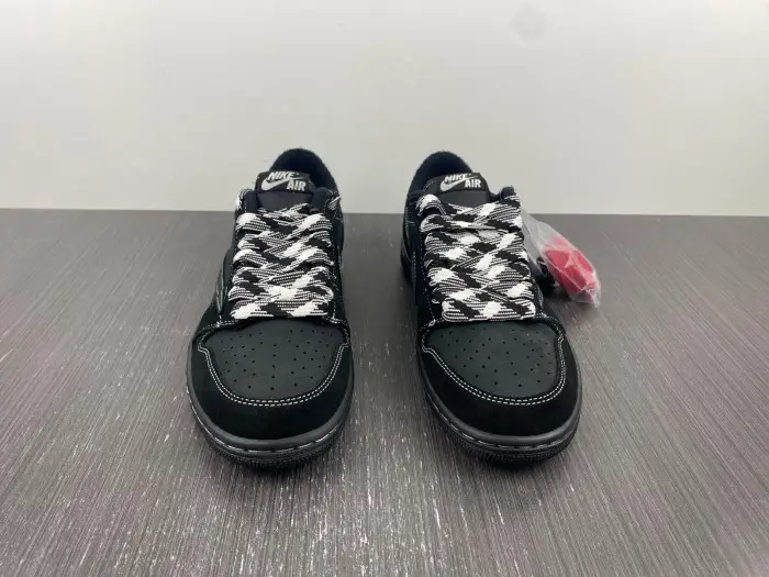 Travis Scott x Air Jordan 1 Low OG 
