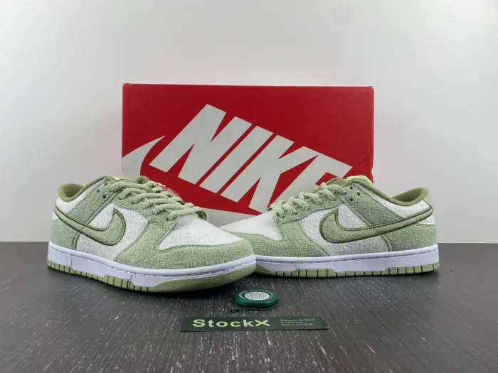 Nike WMNS DUNK LOW SE 'FLEECE - HONEYDEW' 