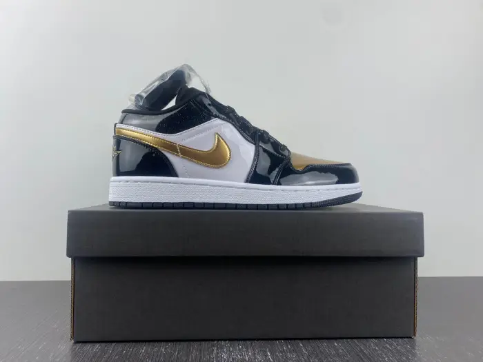 AIR JORDAN 1 LOW SE GS 'GOLD TOE' 