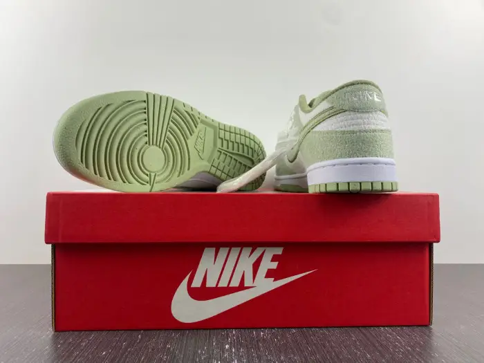 Nike WMNS DUNK LOW SE 'FLEECE - HONEYDEW' 