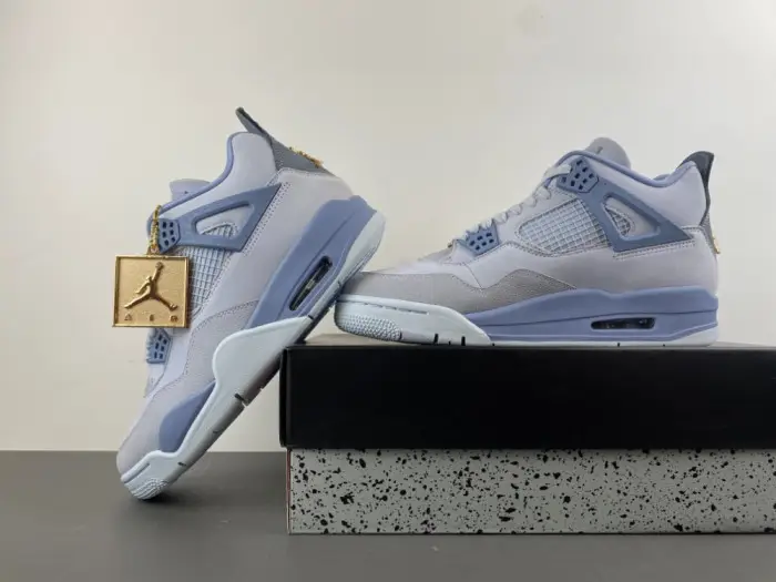 Air Jordan 4 UNC Tar Heels PE 