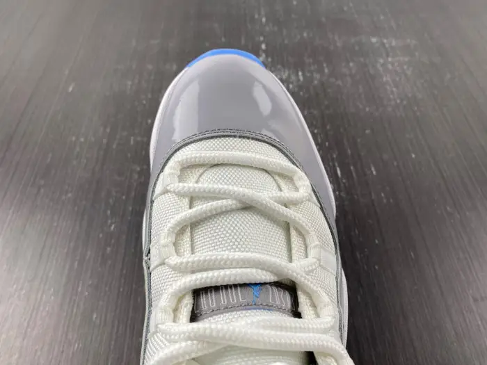AIR JORDAN 11 LOW 
