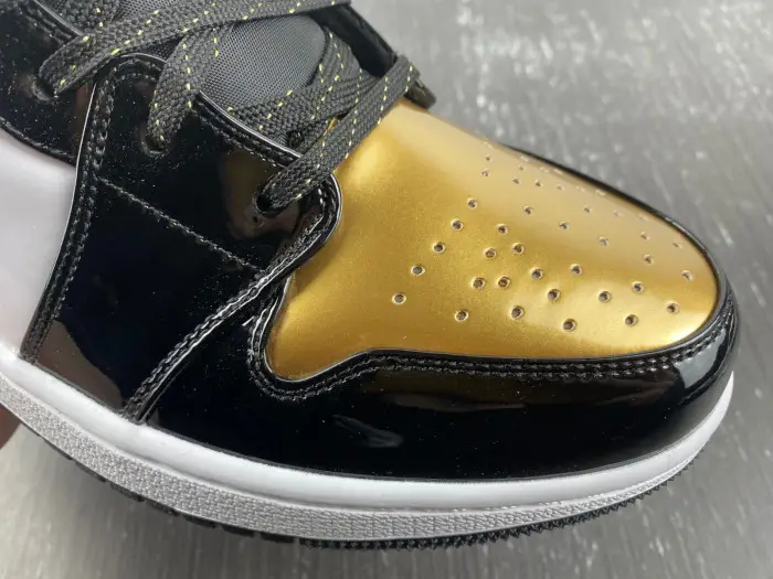AIR JORDAN 1 LOW SE GS 'GOLD TOE' 