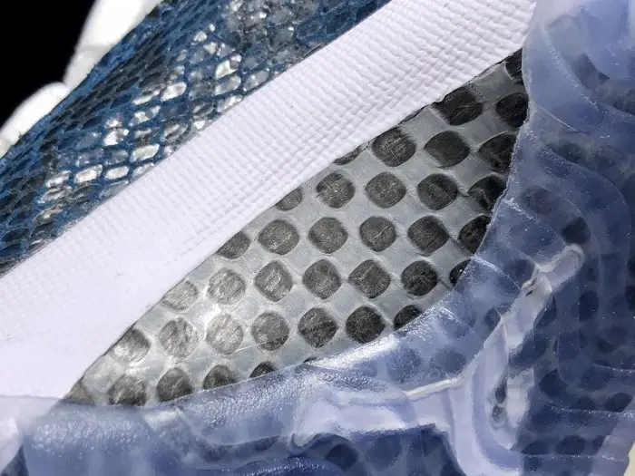 Jordan 11 Retro Low Snake Navy (2019) 