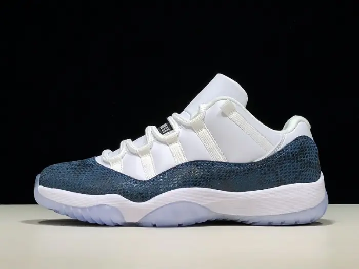 Jordan 11 Retro Low Snake Navy (2019)  BBCB374