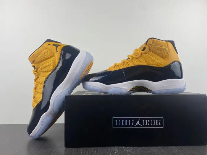AIR JORDAN 11 
