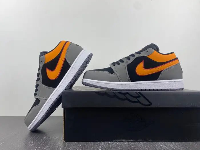 AIR JORDAN 1 LOW SE 'VIVID ORANGE' 