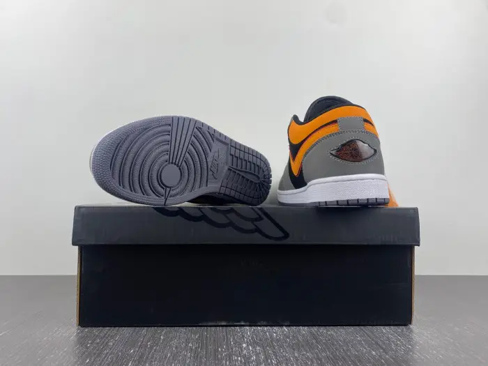 AIR JORDAN 1 LOW SE 'VIVID ORANGE' 