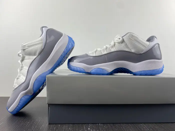 AIR JORDAN 11 LOW 