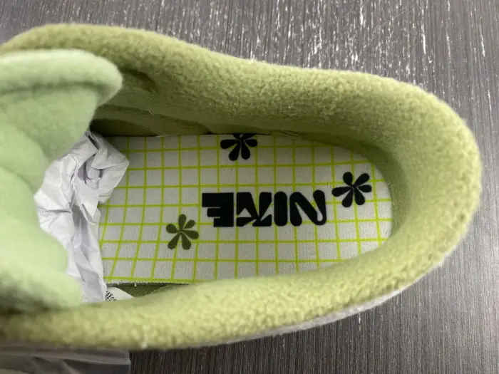 Nike WMNS DUNK LOW SE 'FLEECE - HONEYDEW' 
