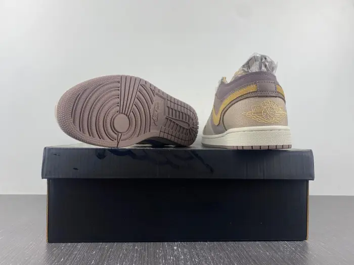 AIR JORDAN 1 LOW SE CRAFT 'INSIDE OUT - TAUPE HAZE' 