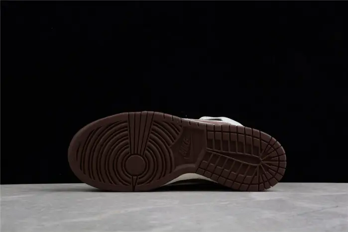 Nike Dunk High Light Chocolate 