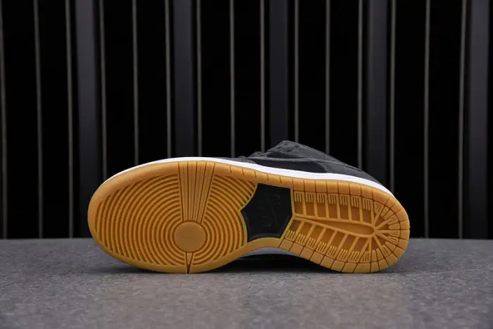 Nike SB Dunk Low Dark Grey Black Gum 