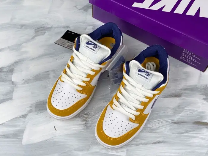 Nike SB Dunk Low Laser Orange 