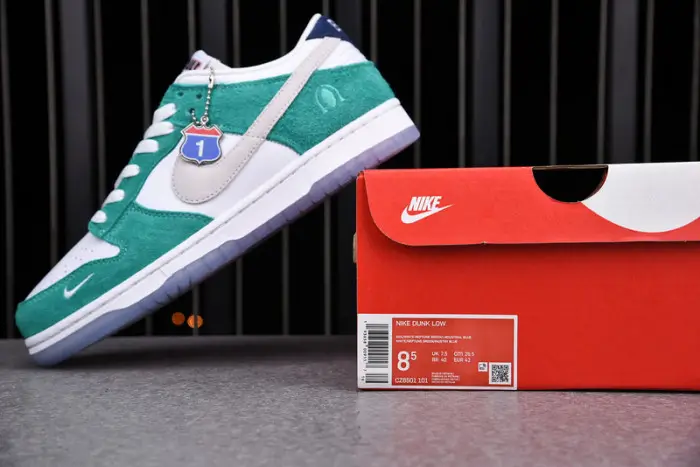 Nike Dunk SB Road Sign 