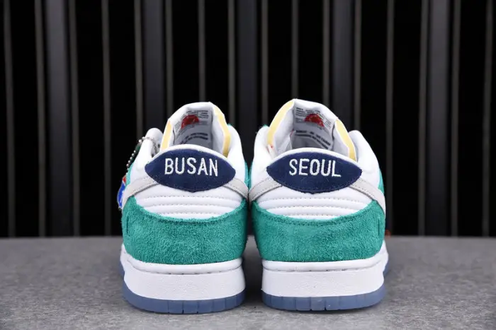 Nike Dunk SB Road Sign 