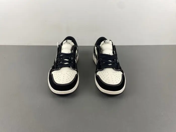 Travis Scott x Air Jordan LV 