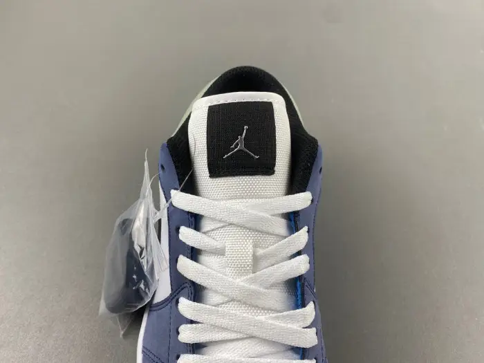 Air Jordan 1 Low 