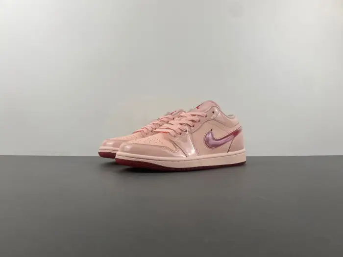 Air Jordan 1 Retro Low 