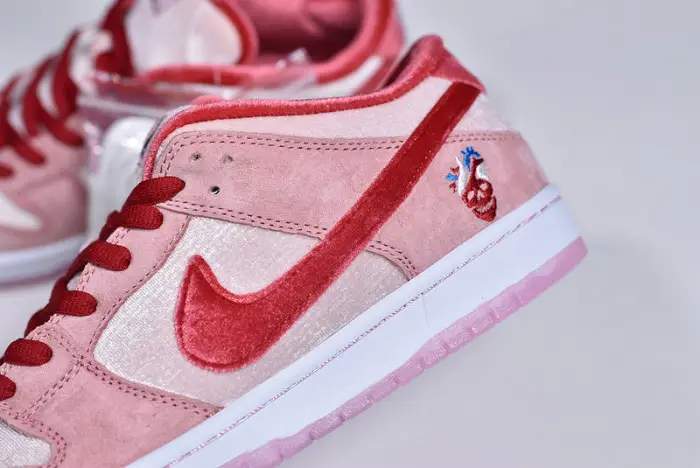 Nike SB Dunk Low StrangeLove Skateboards 