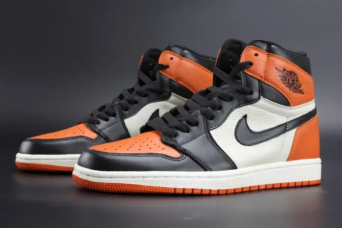 AIR JORDAN 1 RETRO HIGH OG 