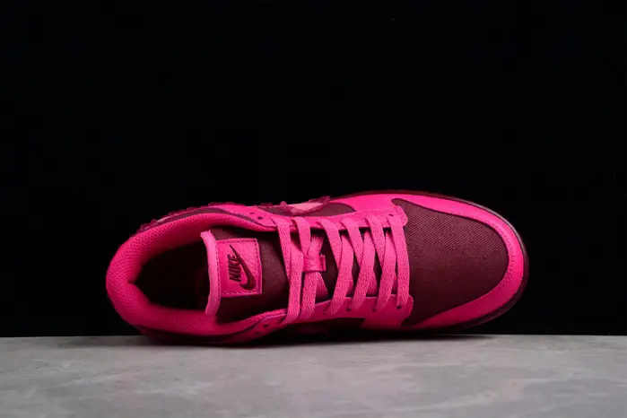 NIKE WMNS DUNK LOW 'VALENTINE'S DAY' 