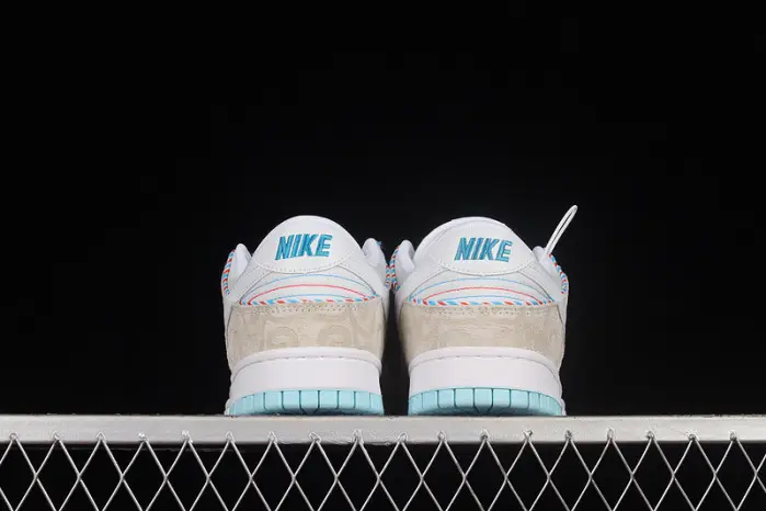 NIKE SB DUNK LOW 