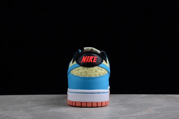 NIKEx Kyrie Living Dunk Low 