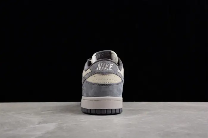 Nike SB Dunk Low 