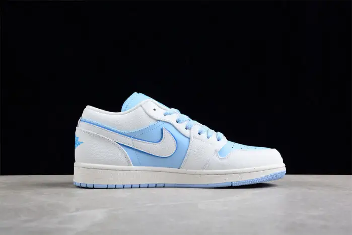 WMNS AIR JORDAN 1 LOW SE 'REVERSE ICE BLUE' 