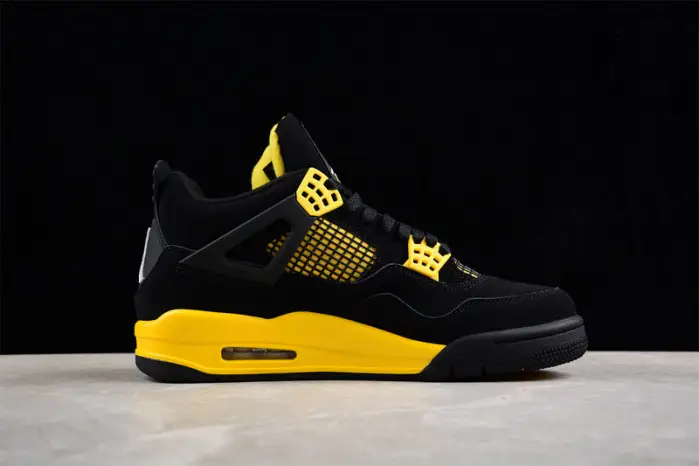 AIR JORDAN 4 RETRO 'THUNDER' 2023 