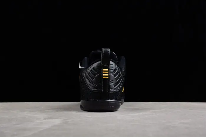 NIKE KOBE 11 ELITE LOW 'FADE TO BLACK 