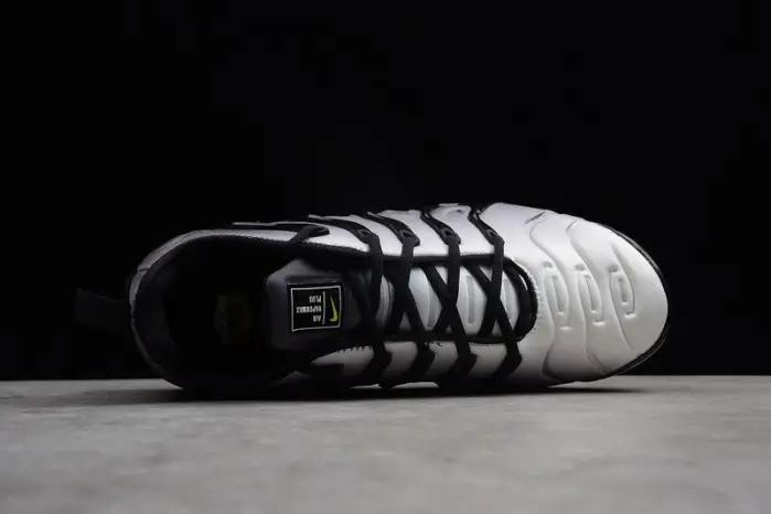 Nike Air VaporMax Plus Black Volt 