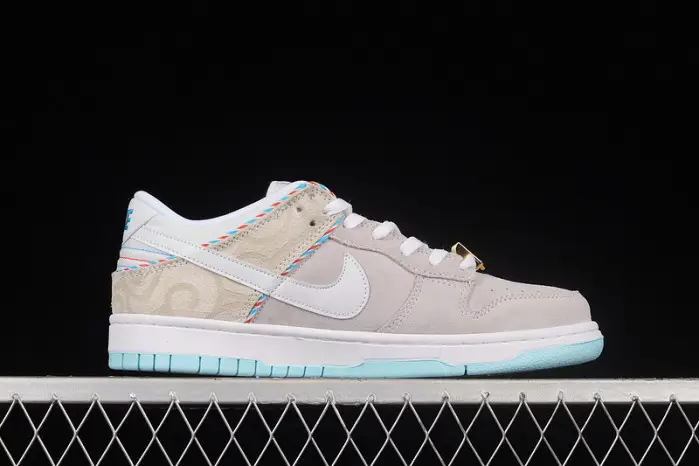 NIKE SB DUNK LOW 