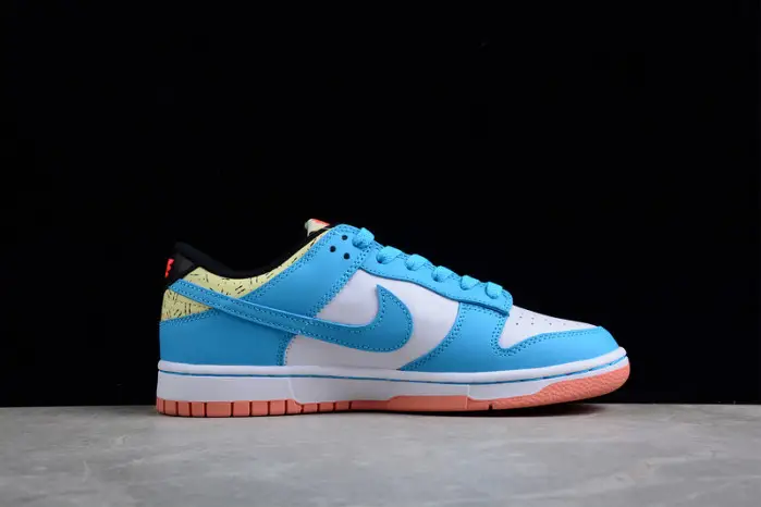 NIKEx Kyrie Living Dunk Low 
