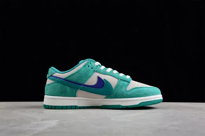 Nike Dunk Low SE 