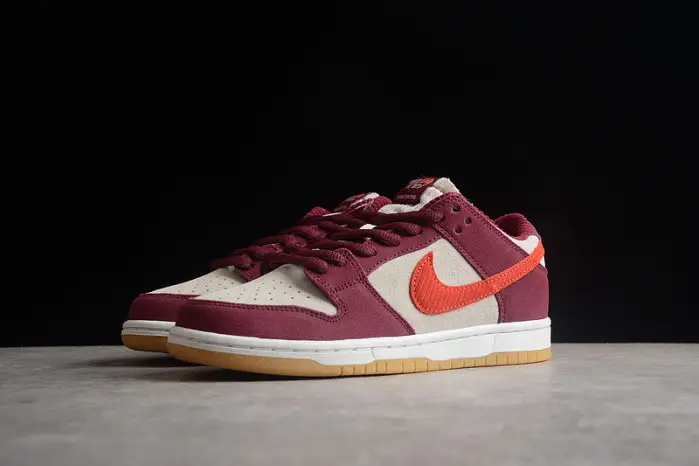 NIKE DUNK LOW X SKATE LIKE GIRL 