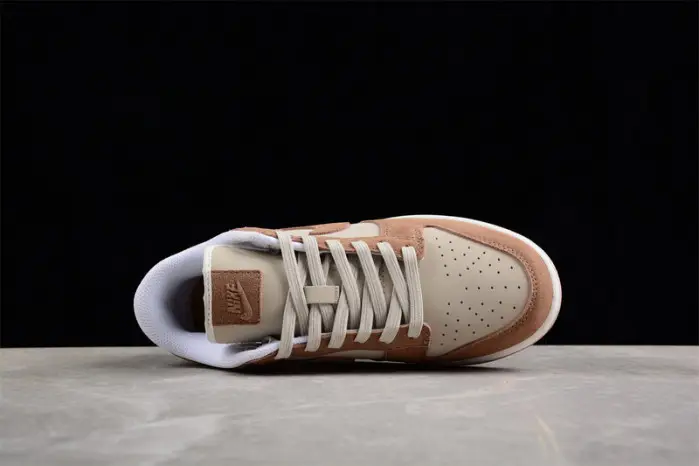 Nike DUNK LOW SE 'SANDRIFT' 