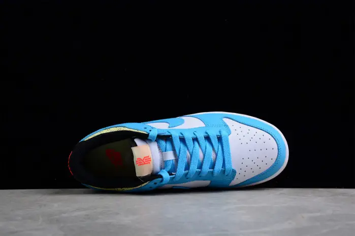 NIKEx Kyrie Living Dunk Low 