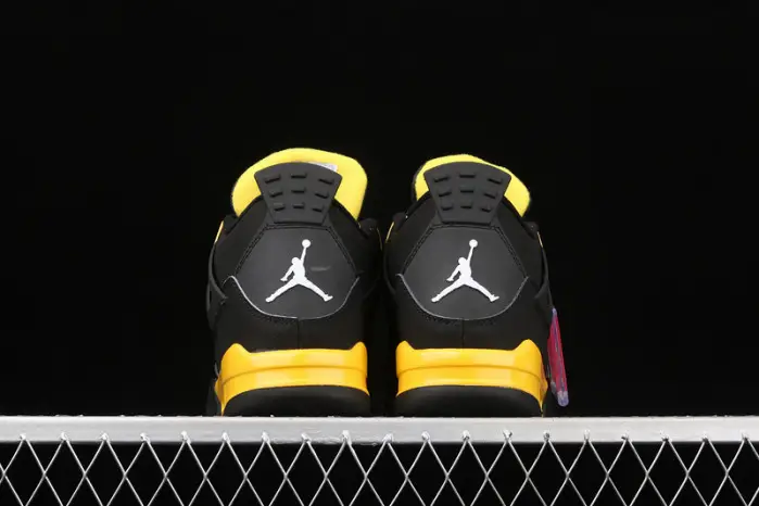 AIR JORDAN 4 RETRO THUNDER (2012) 