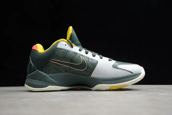 Nike ZOOM KOBE 5 PROTRO 'EYBL' 