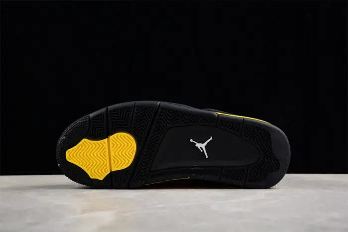 AIR JORDAN 4 RETRO 'THUNDER' 2023 