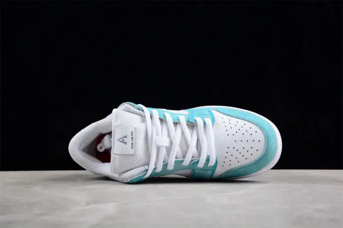 April Skateboards x Nk SB Dunk Low 