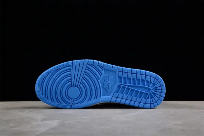 Air Jordan 1 Retro High OG "UNC Toe" 