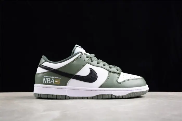 Nike Dunk Low NBA Paris 