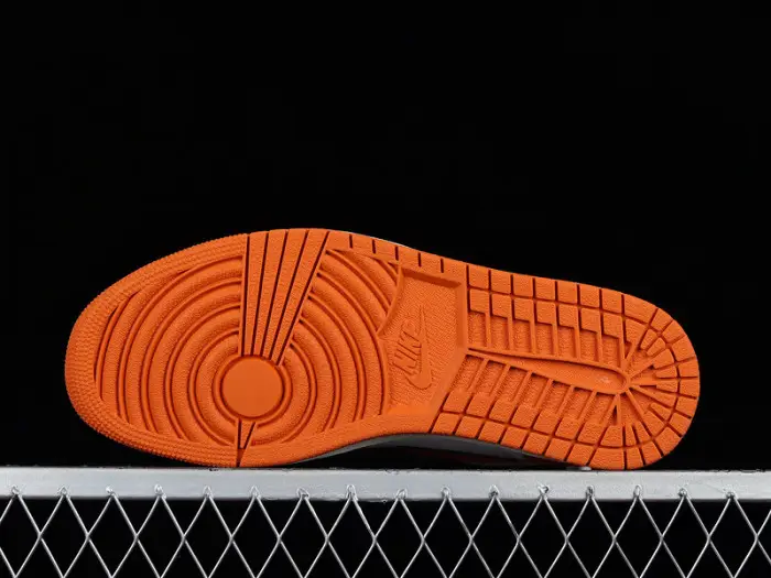 Air Jordan 1 High "Starfish" 