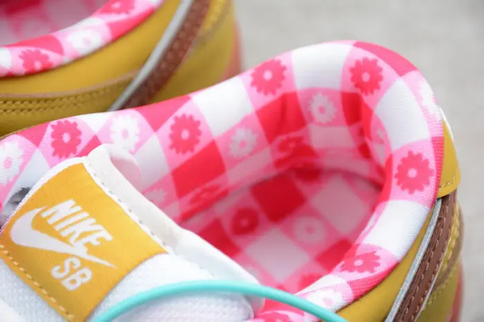 nike dunk low preM1vm sb 'yellow lobster' 